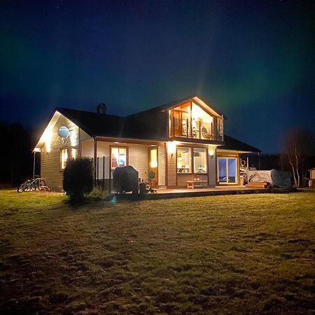 Cottage With Good Standard Next To Neiden River Eksteriør billede