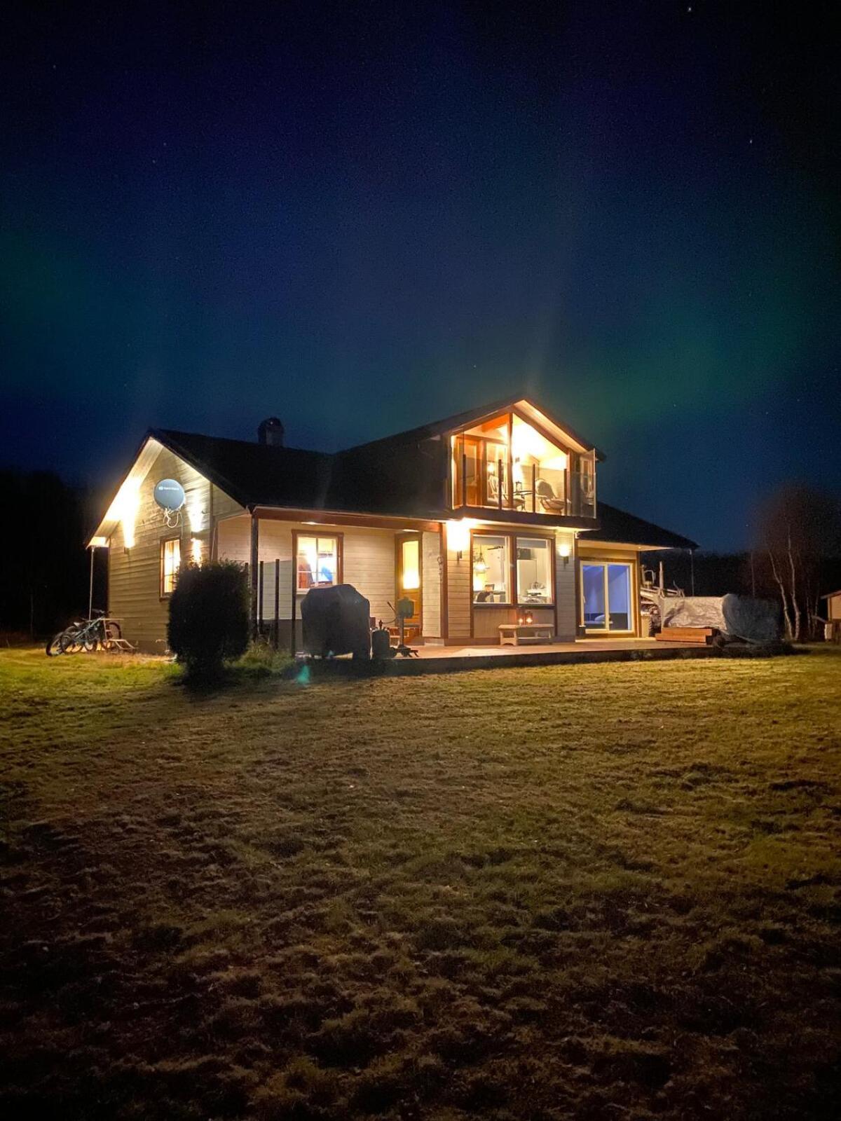 Cottage With Good Standard Next To Neiden River Eksteriør billede